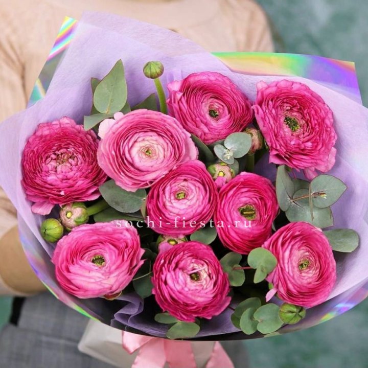 Ранункулюсы с эвкалиптом №2 в Новокузнецке