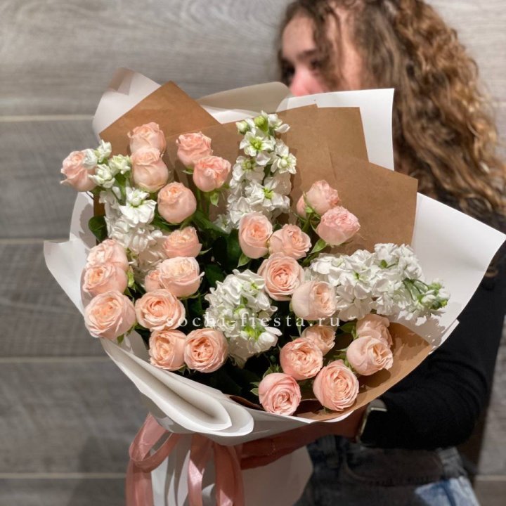 Букет бомбасти и маттиола в Новокузнецке