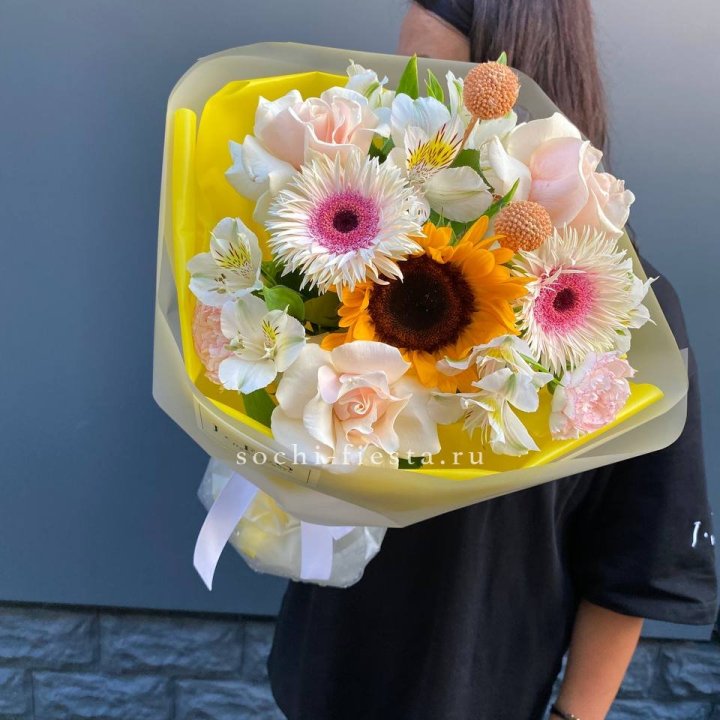 Букет с подсолнухом "Елоу" в Новокузнецке