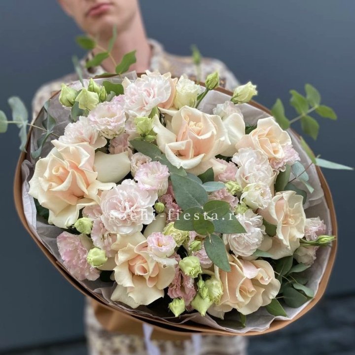  Букет кремовых роз "Мокко" в Новокузнецке