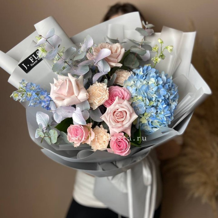 Букет с гортензией № 4 в Новокузнецке