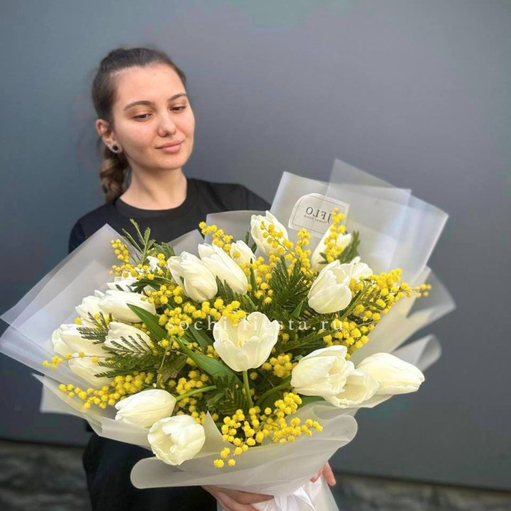 Букет тюльпанов и мимозы в Новокузнецке