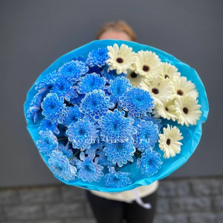 Букет хризантем и гербер в Новокузнецке