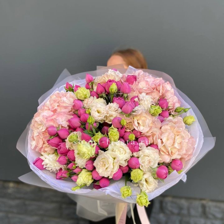  Букет  гортензий и Мисти в Новокузнецке