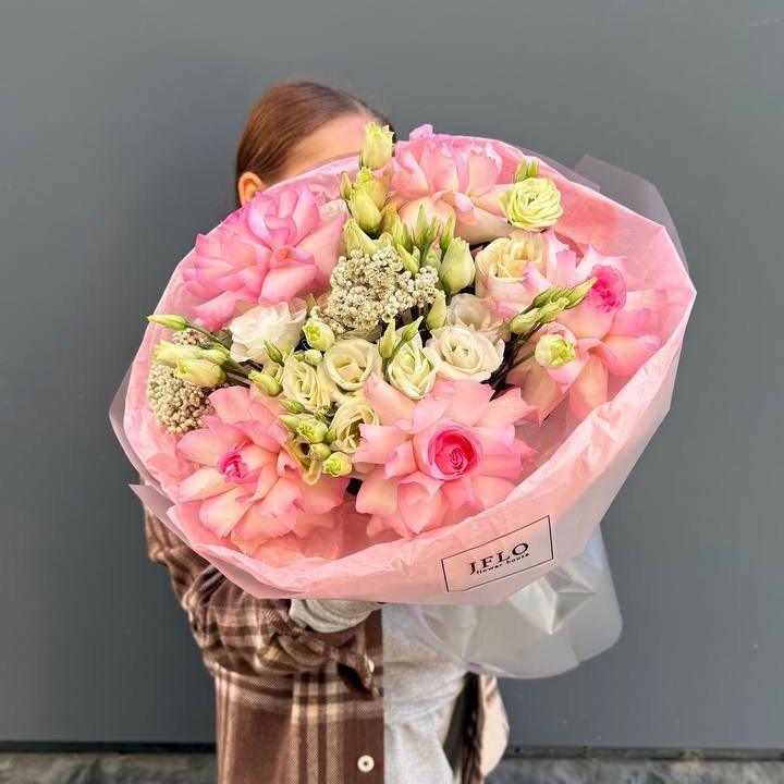 Букет "Розы с эустомой" в Новокузнецке