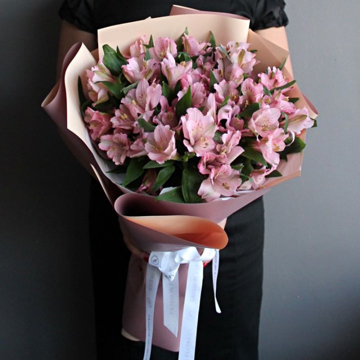 Букет розовых альстромерий в Новокузнецке