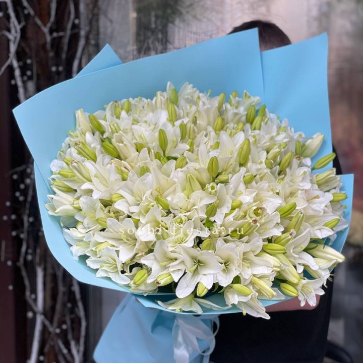 51 лилия в оформлении в Новокузнецке