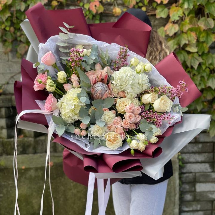 Авторский букет с протеей №1 в Новокузнецке