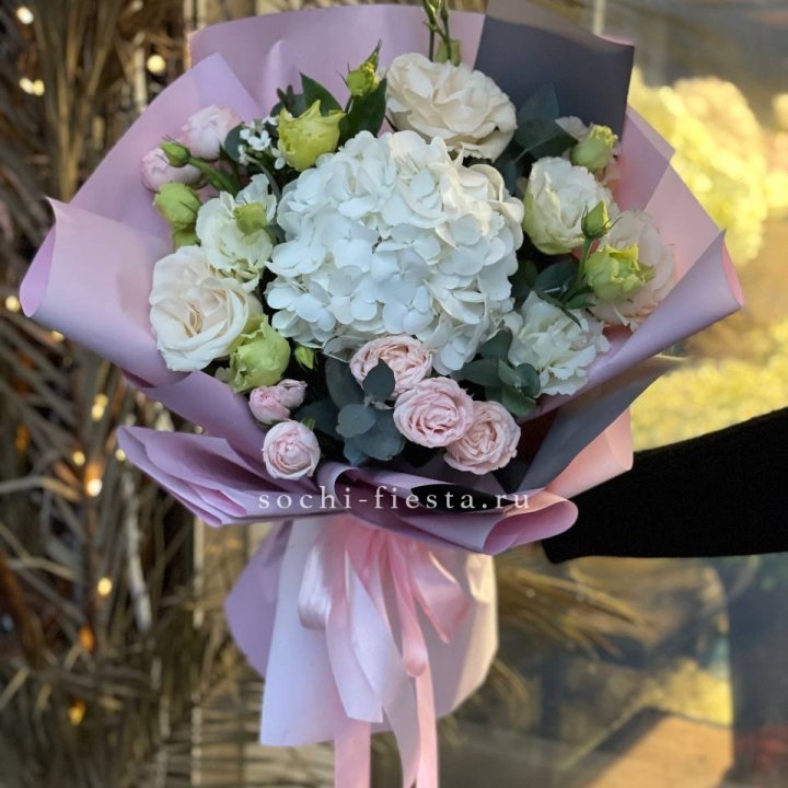 Букет с гортензией №3 в Новокузнецке