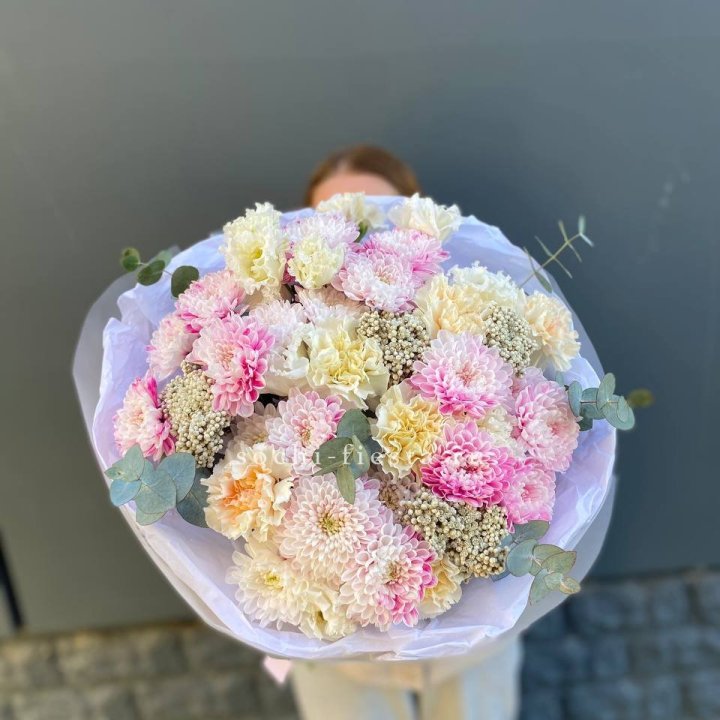 Букет из стойких цветов  в Новокузнецке