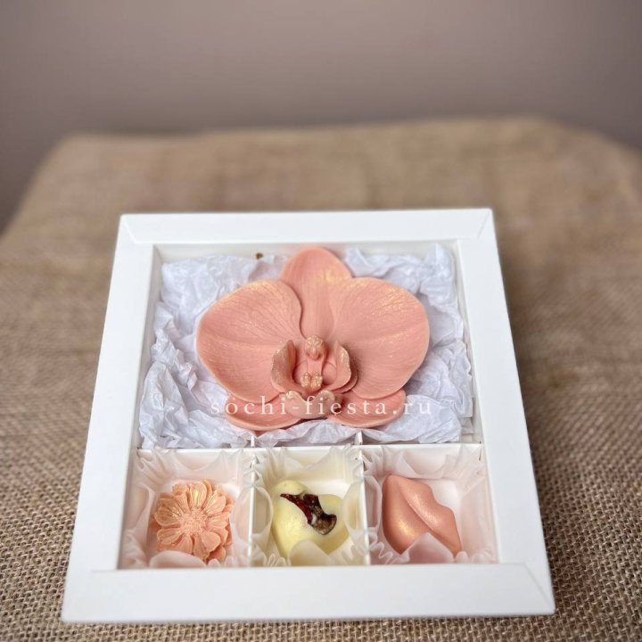 Конфеты из шоколада с Орхидеей в Новокузнецке