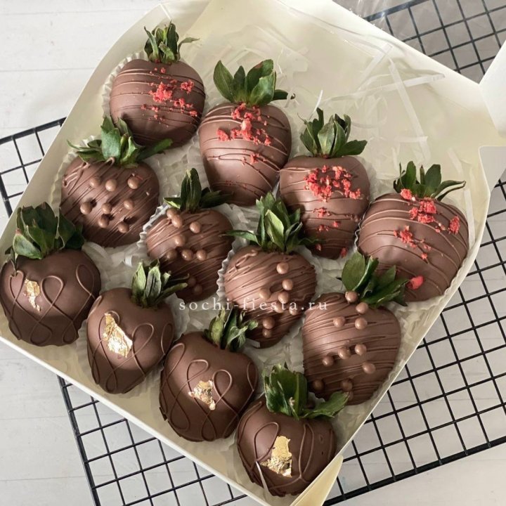 Клубника в шоколаде 12 ягод в Новокузнецке