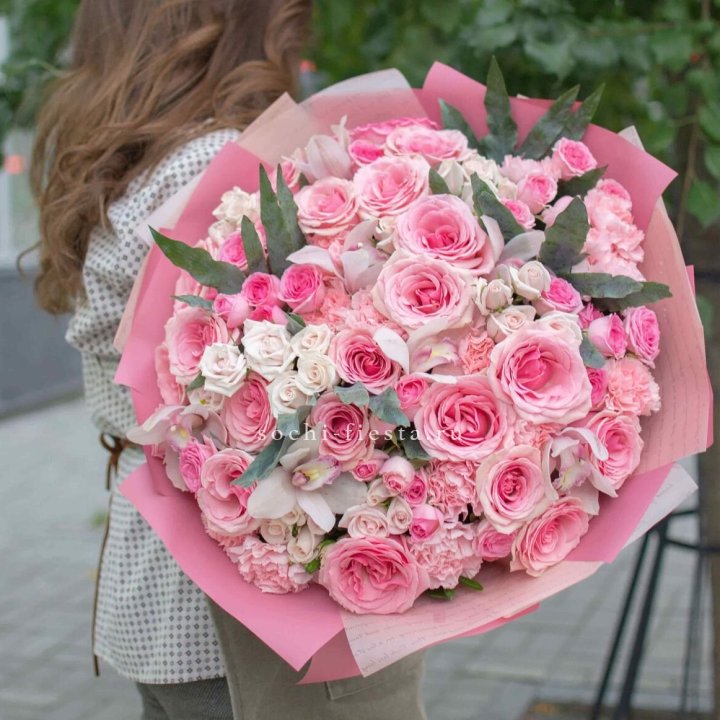 Дизайнерский букет "Барби" в Новокузнецке