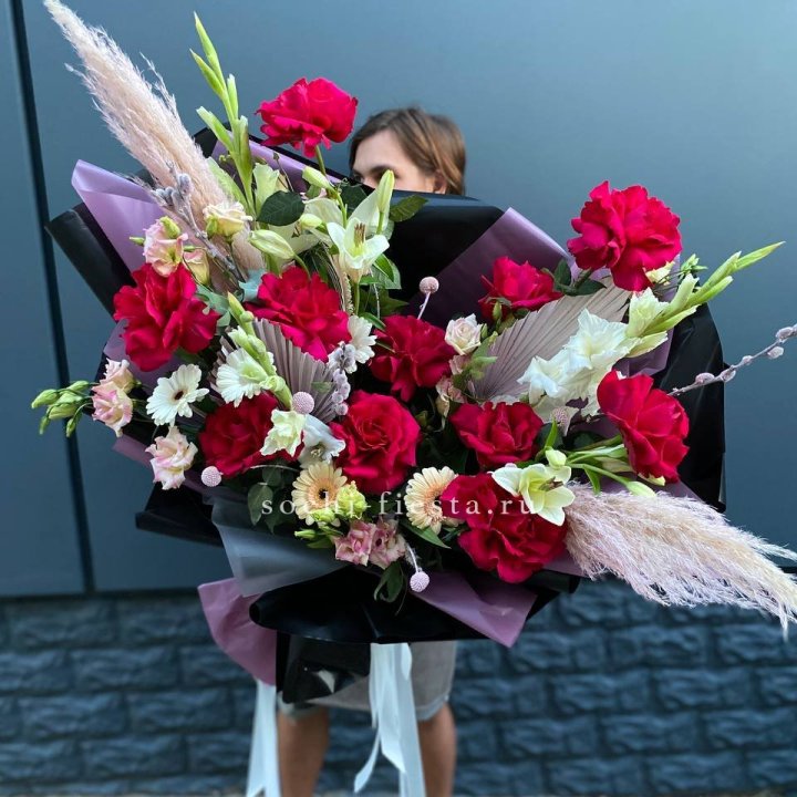 Дизайнерский букет Ред в Новокузнецке