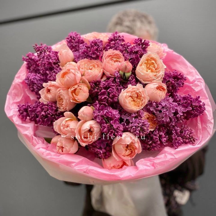  Дуо букет из кустовых роз и сирени в Новокузнецке