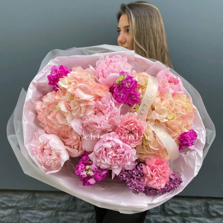  Букет "Фловер пионс" в Новокузнецке