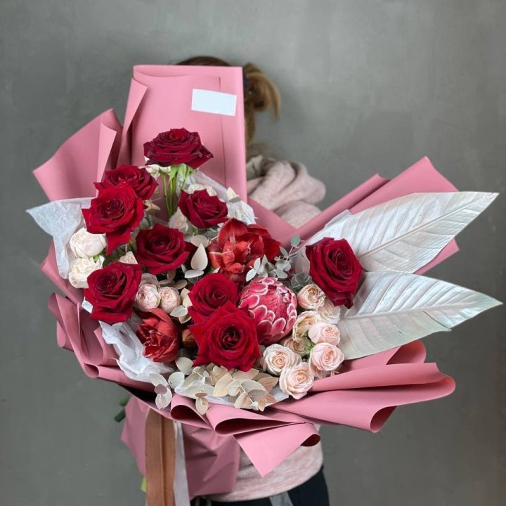 Дизайнерский букет "Ред Вильвет" в Новокузнецке