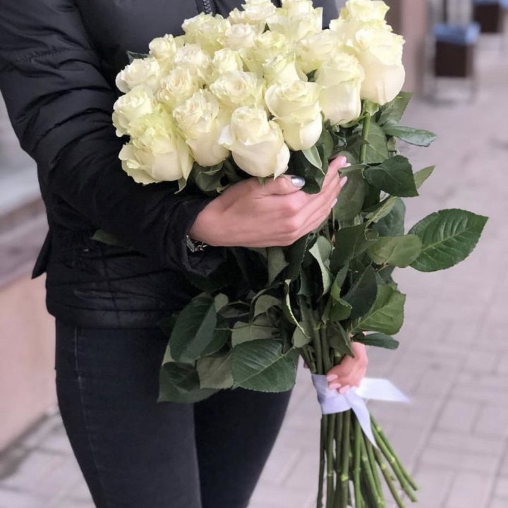 Голландские розы белые в Новокузнецке