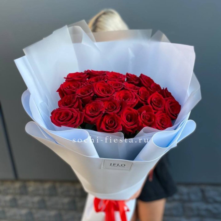 25 высоких роз  в Новокузнецке