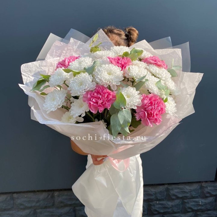  Букет  хризантем и диантусов "Воздушный" в Новокузнецке