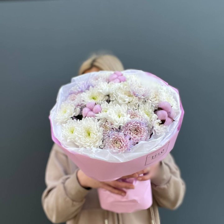 7 нежных хризантем в Новокузнецке