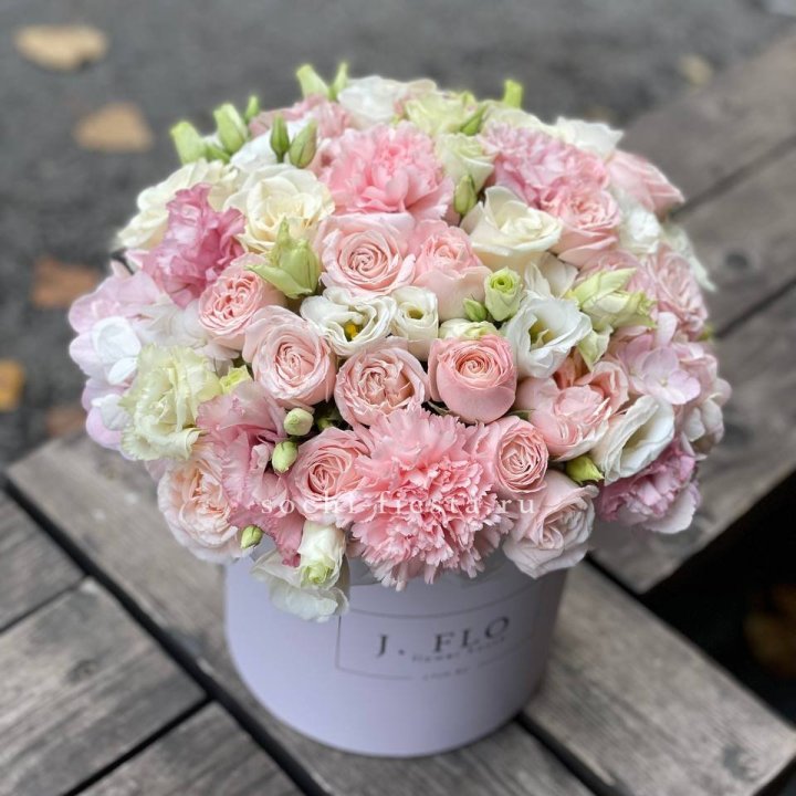 Цветочный бокс "Люксур" в Новокузнецке