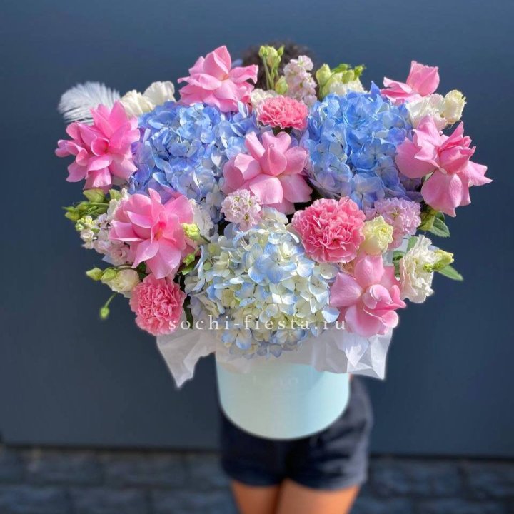 Коробка с цветами "Лемия" в Новокузнецке