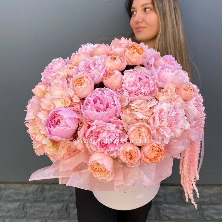 Коробка с пионами "Дабл фловер" в Новокузнецке