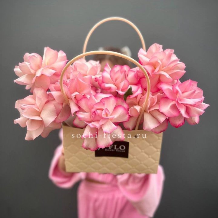 Сумочка розовых роз Венди в Новокузнецке