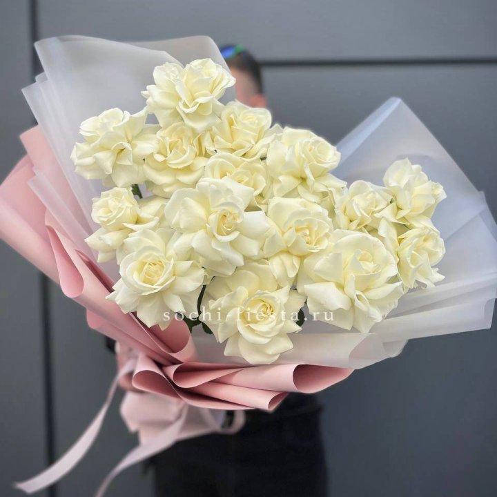 Букет из 15 французских роз Вайт дрим в Новокузнецке