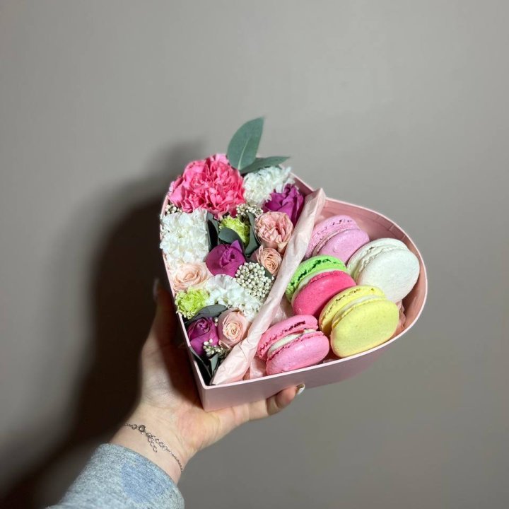 Дуо цветы и макаронсы в Новокузнецке