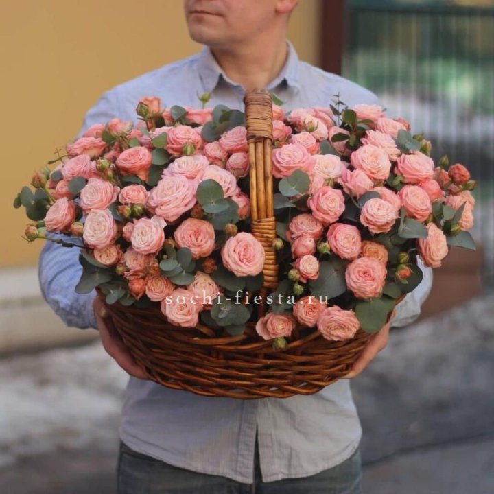 Корзина из 101 пионовидной розы в Новокузнецке