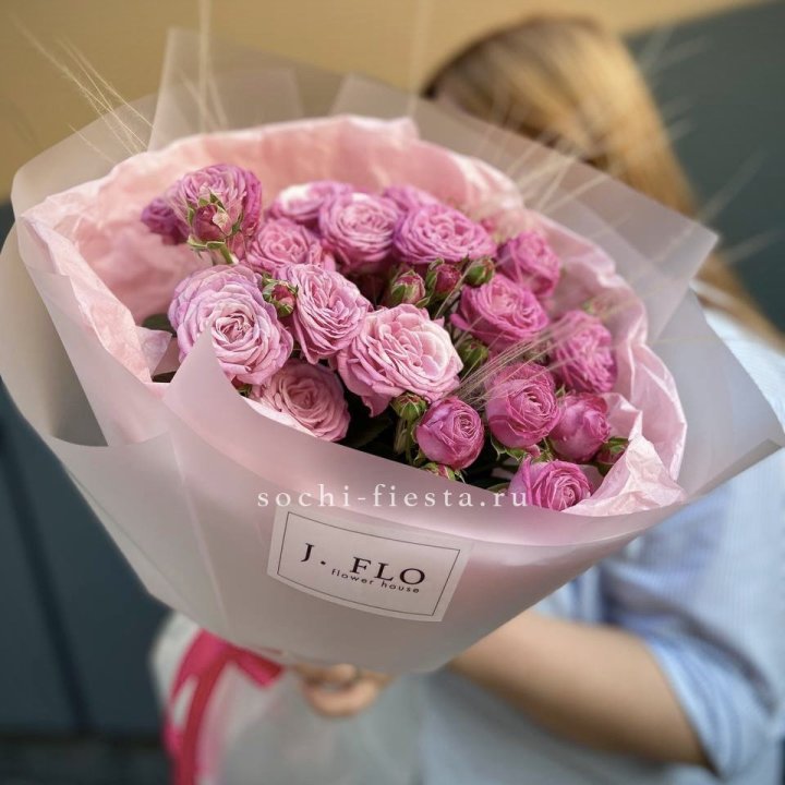 Пионовидные розы Мадам Бомбастик Pink в Новокузнецке