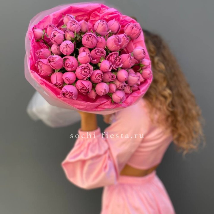 Букет из пионовидных роз  в Новокузнецке