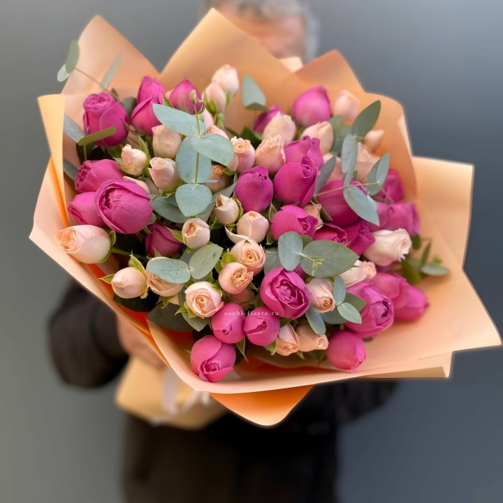 Букет кустовых роз Тендернес в Новокузнецке