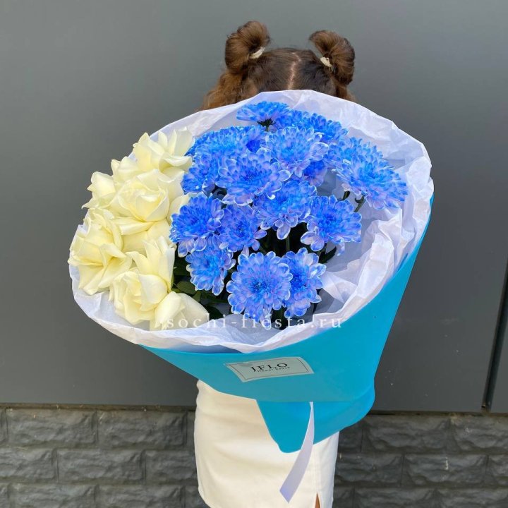 Дуо букет розы и хризантема в Новокузнецке