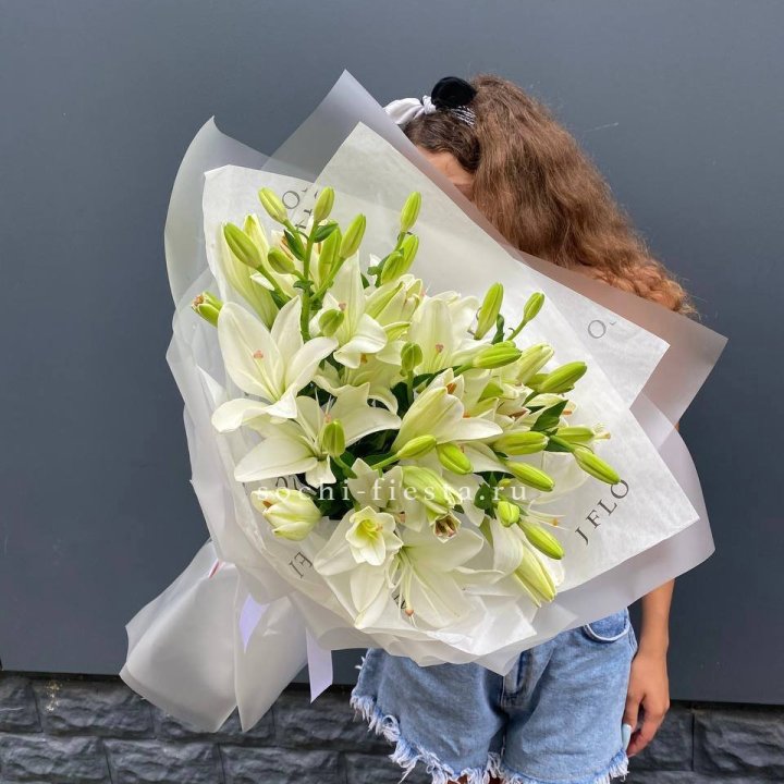 Букет  лилий "Воздушный"  в Новокузнецке