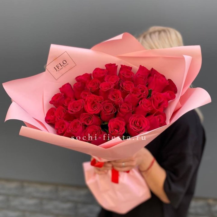 35 красных роз в Новокузнецке