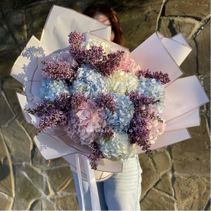 Букет гортензии с сиренью в Новокузнецке