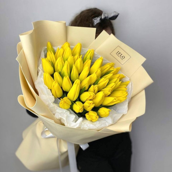 51 жёлтый тюльпан в Новокузнецке