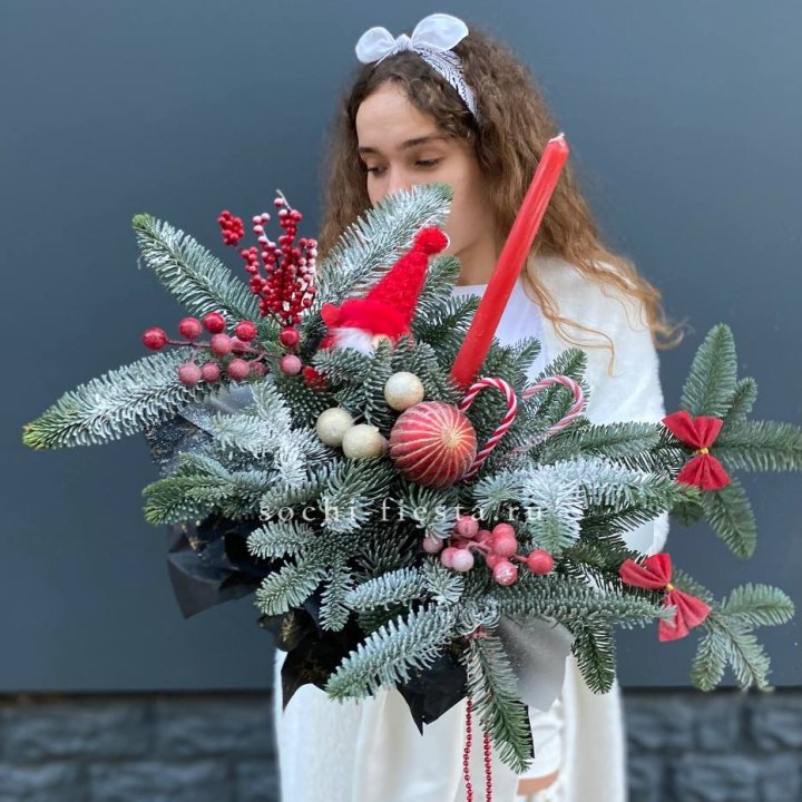 Композиция в бокале красная в Новокузнецке