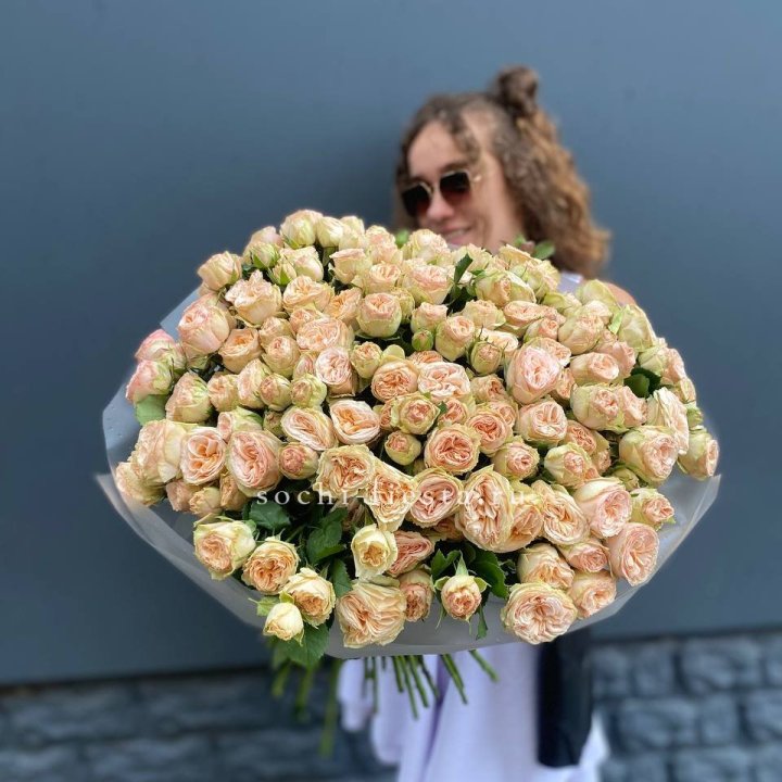 51 пионовидная роза в Новокузнецке