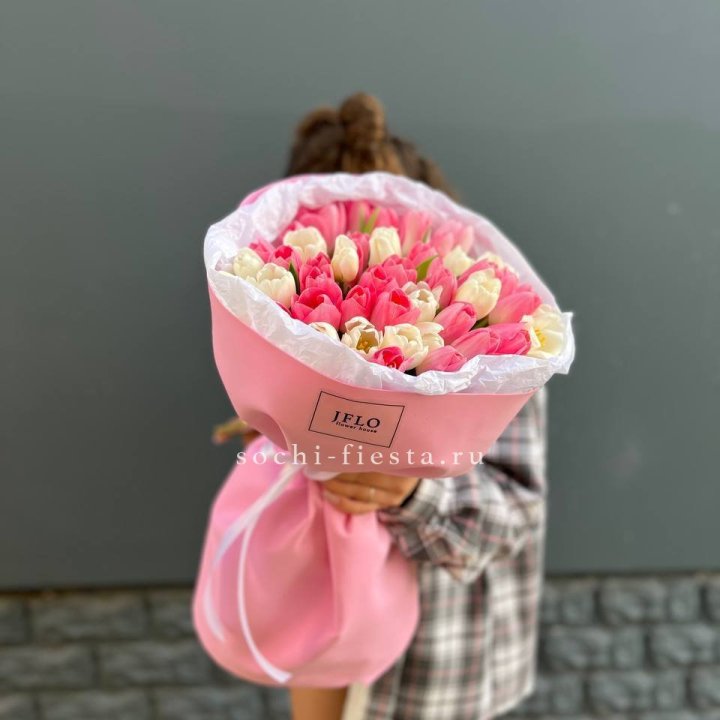 51 бело-розовый тюльпан в Новокузнецке