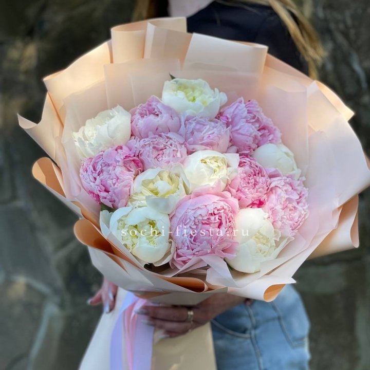 Букет 15 зефирных пионов в Новокузнецке