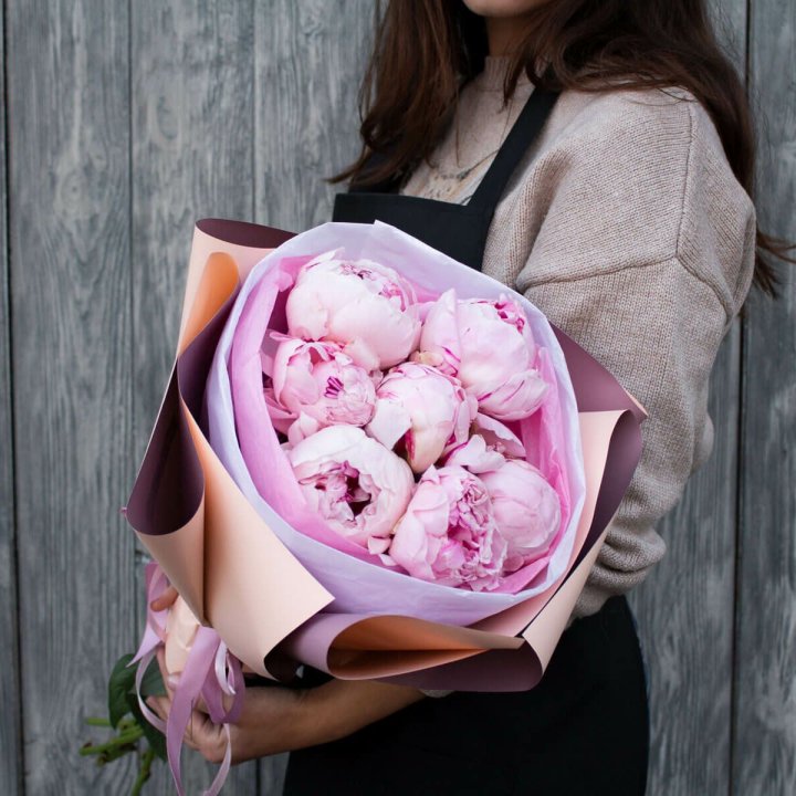 7 зефирных пионов в оформлении в Новокузнецке