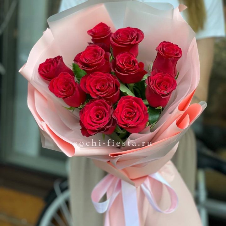 Букет красных роз "Мадам ред" в Новокузнецке