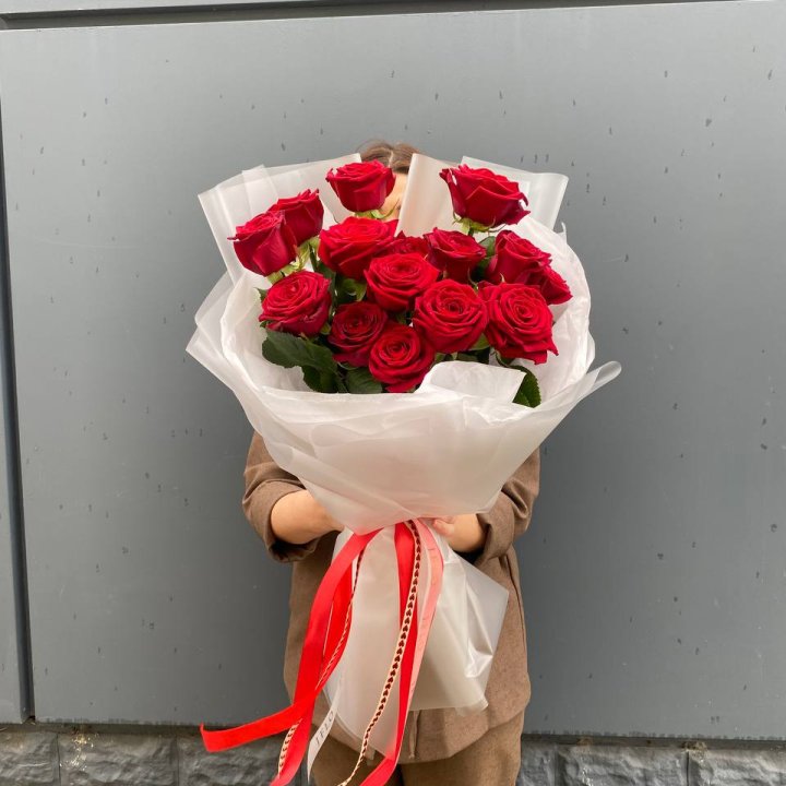 15 высоких роз  в Новокузнецке