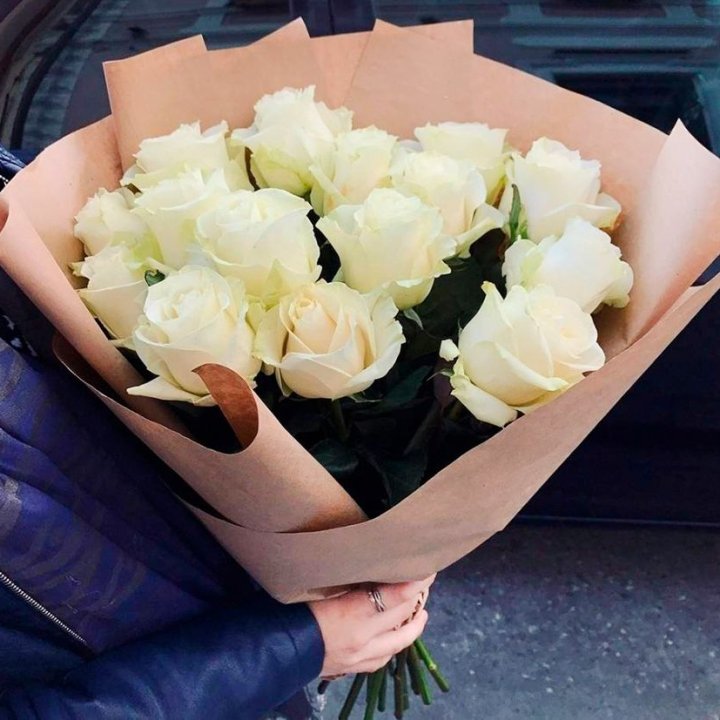 15 белых роз "Крафт" в Новокузнецке