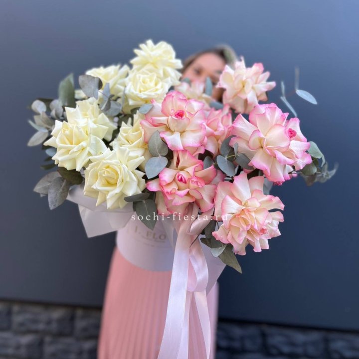 15 Французских роз в боксе в Новокузнецке