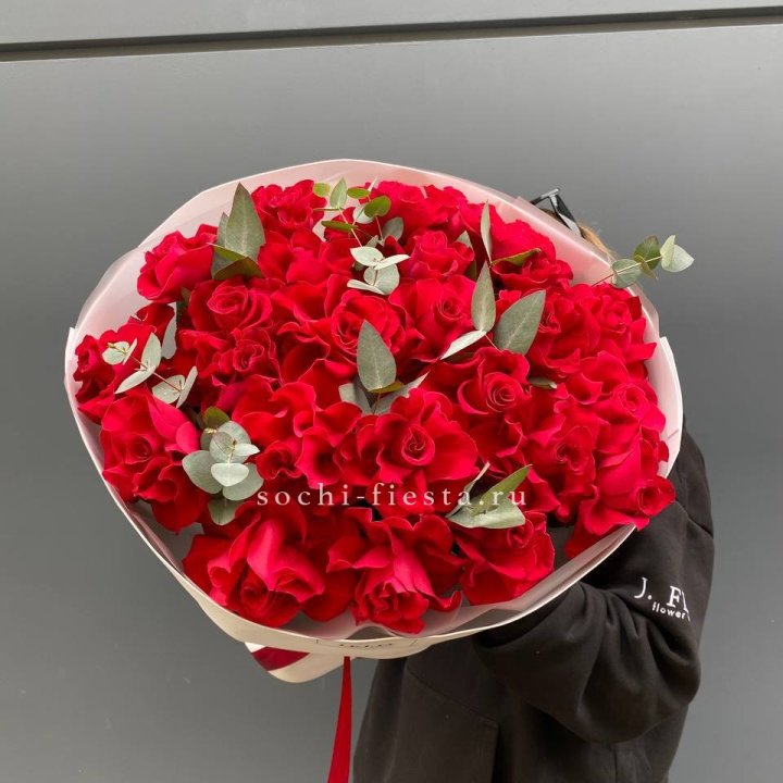 23 Красных французских роз в Новокузнецке